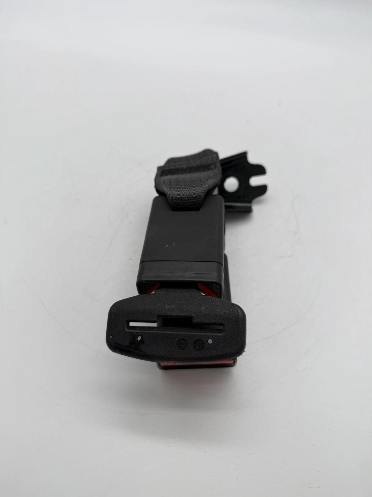 2020-2022 BUICK ENCORE GX REAR LEFT SIDE CENTER SECOND ROW SEAT BELT BUCKLE OEM - Image 5