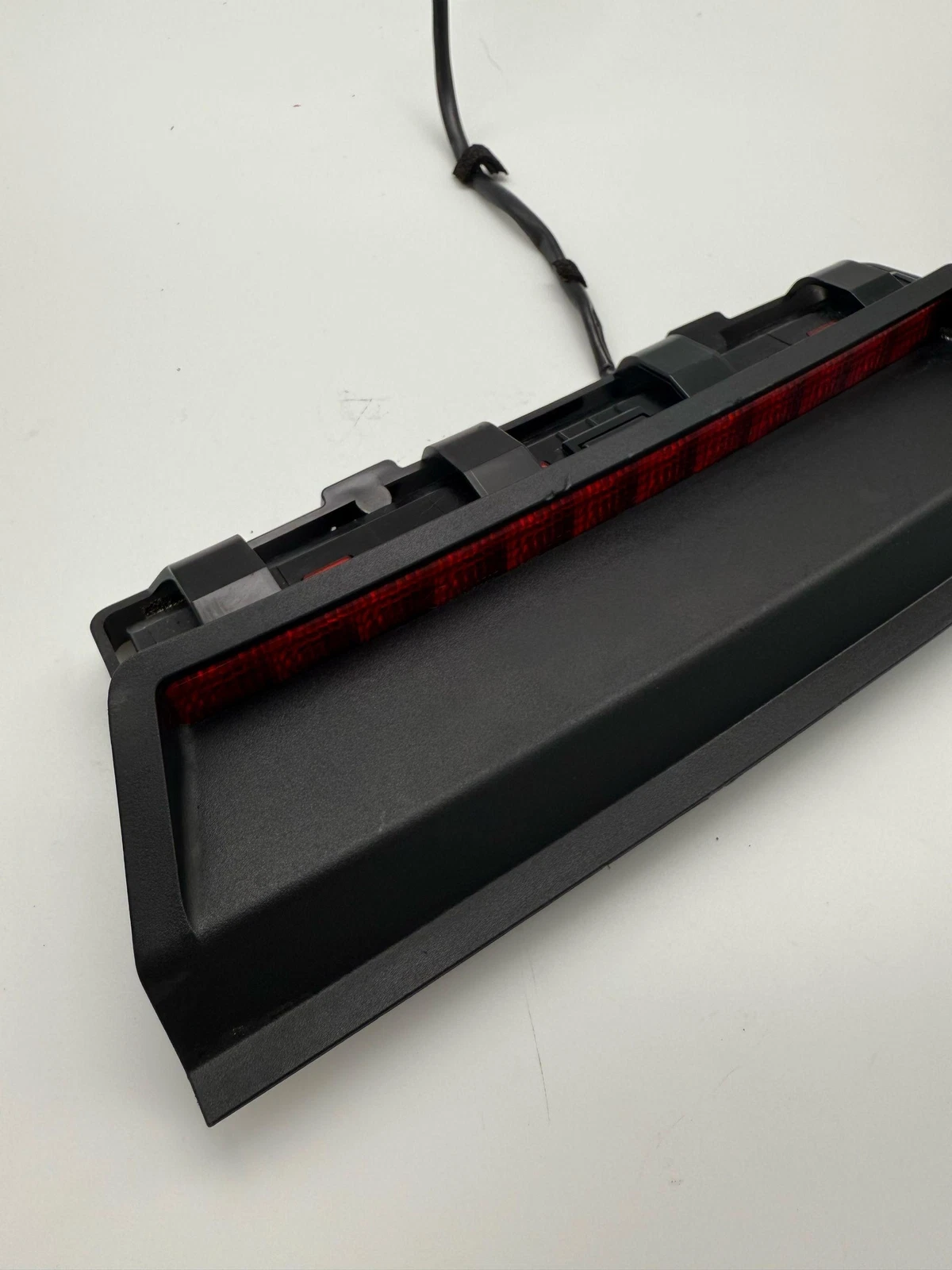2010-2013 INFINITI G35 G37 SEDAN THIRD 3RD REAR BRAKE STOP LIGHT 26598 JK000 - Image 4