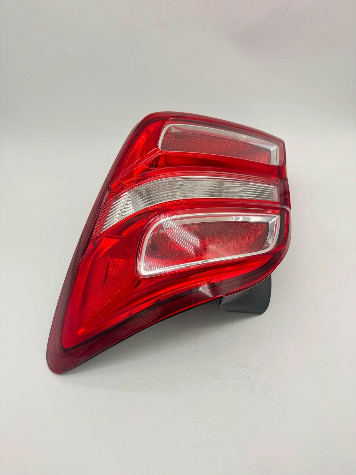 RH 2017-2019 CHEVROLET SONIC RIGHT SIDE TAIL LIGHT SEDAN 94541490 OEM - Image 7