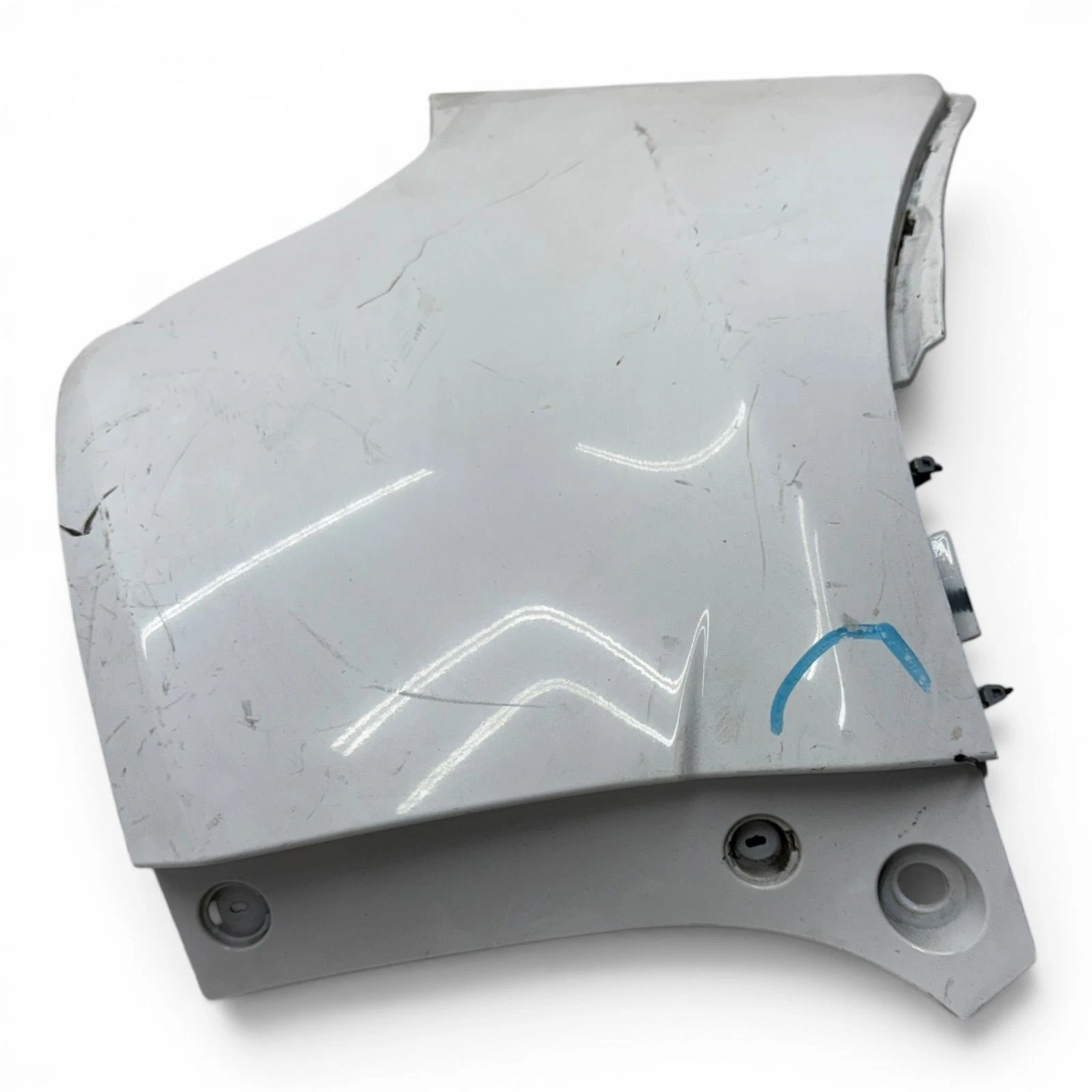 2018-2021 BUICK ENCLAVE REAR RIGHT SIDE BUMPER END UPPER COVER PANEL WHITE OEM - Image 8