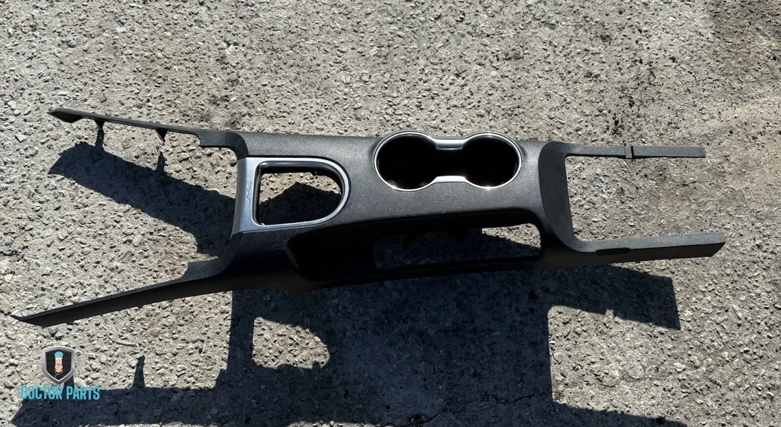 FORD MUSTANG CONSOLE TOP FINISH PANEL COVER TRIM BEZEL OEM 2015 - 2017