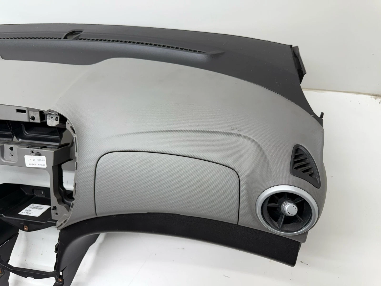 2017-2020 CHEVROLET SONIC DASHBOARD DASH PANEL GRAY BLACK OEM - Image 7