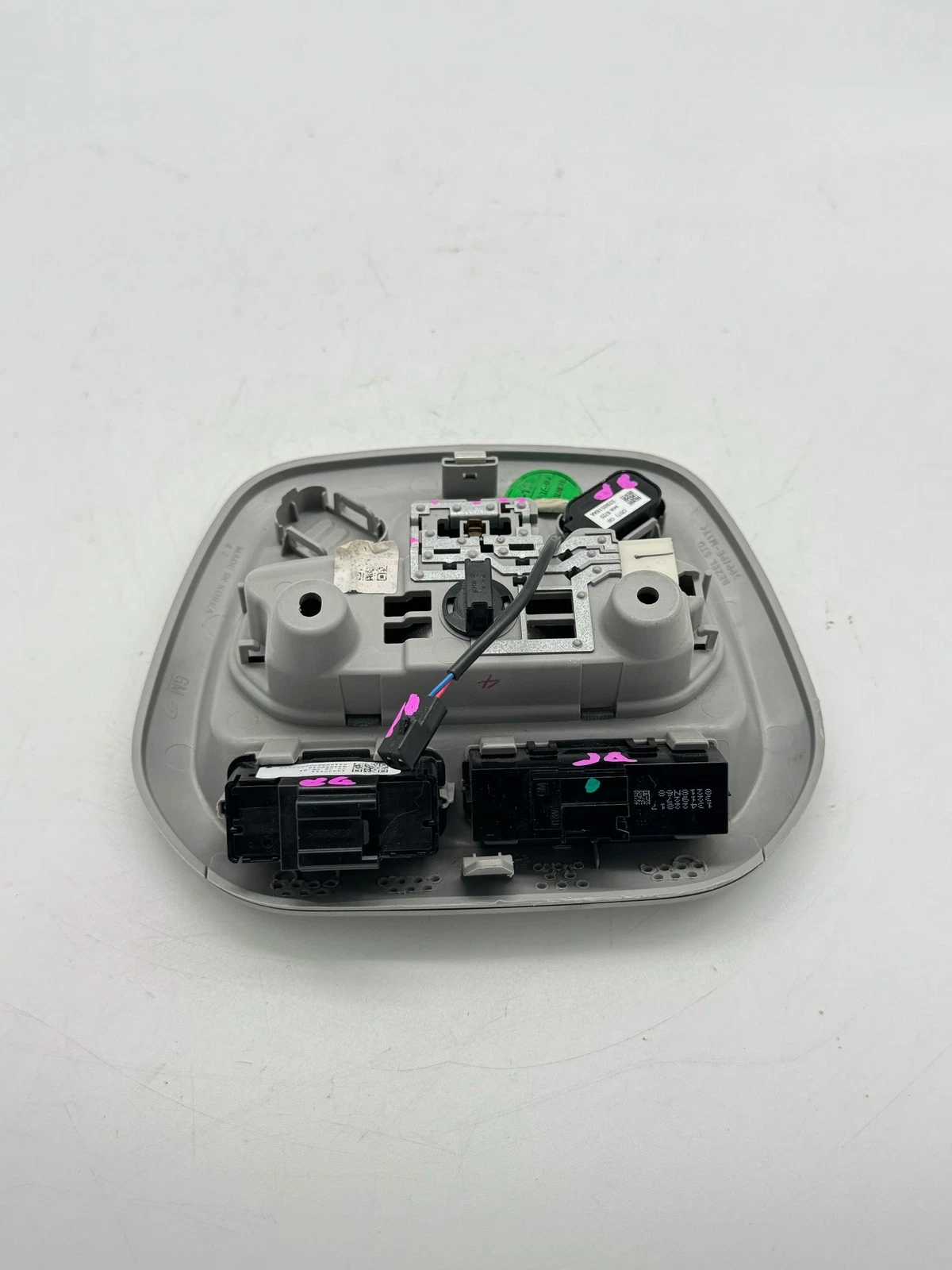 2024 CHEVROLET TRAX ROOF OVERHEAD CONSOLE DOME LIGHT LAMP SWITCH OEM 13422817 - Image 6