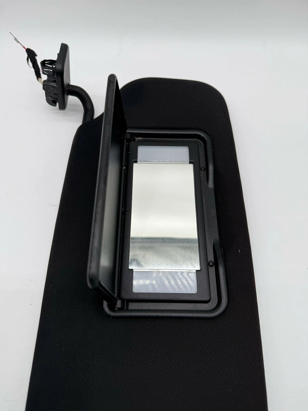 2020-2022 FORD EXPLORER FRONT RIGHT SIDE WINDSHIELD SUN VISOR OEM - Image 4