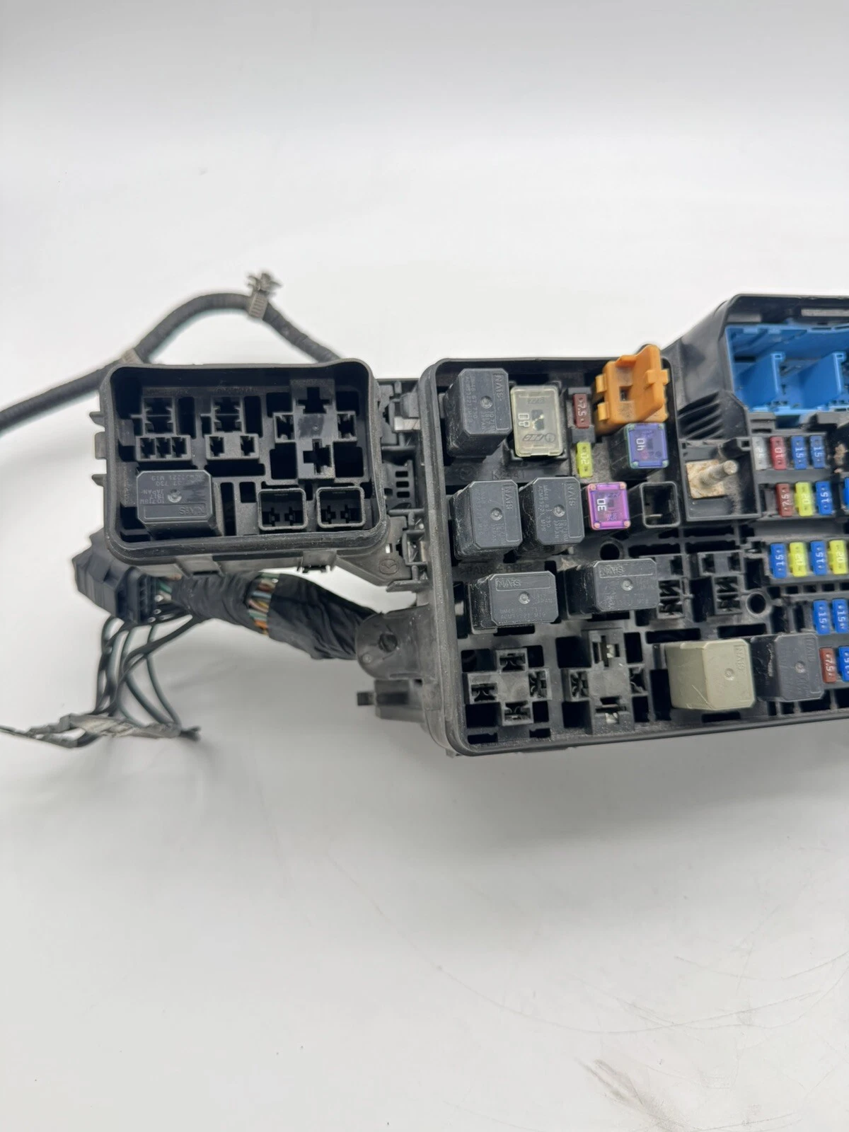 2012-2013 MAZDA 3 FUSEBOX FUSE BOX RELAY MODULE PA66+PPE - Image 6