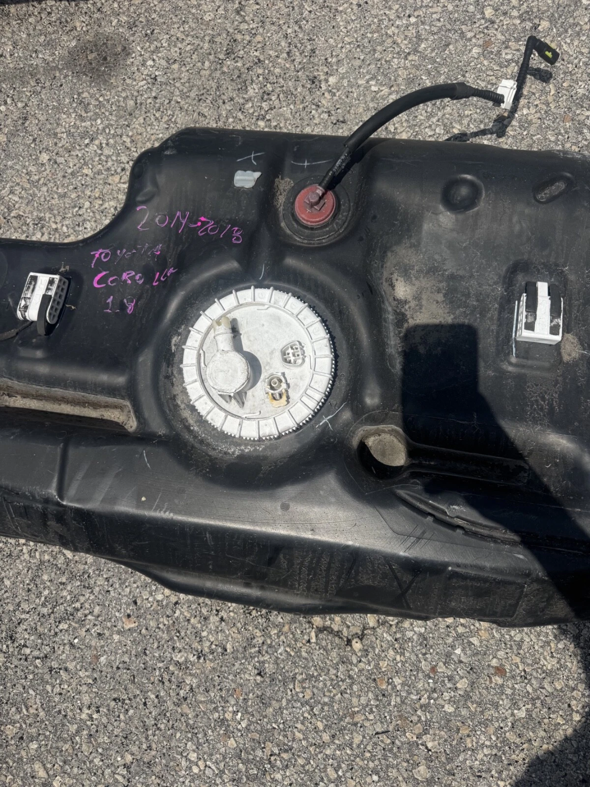 2014-2018 TOYOTA COROLLA SEDAN FUEL TANK ASSEMBLY OEM S7111-02590 - Image 4