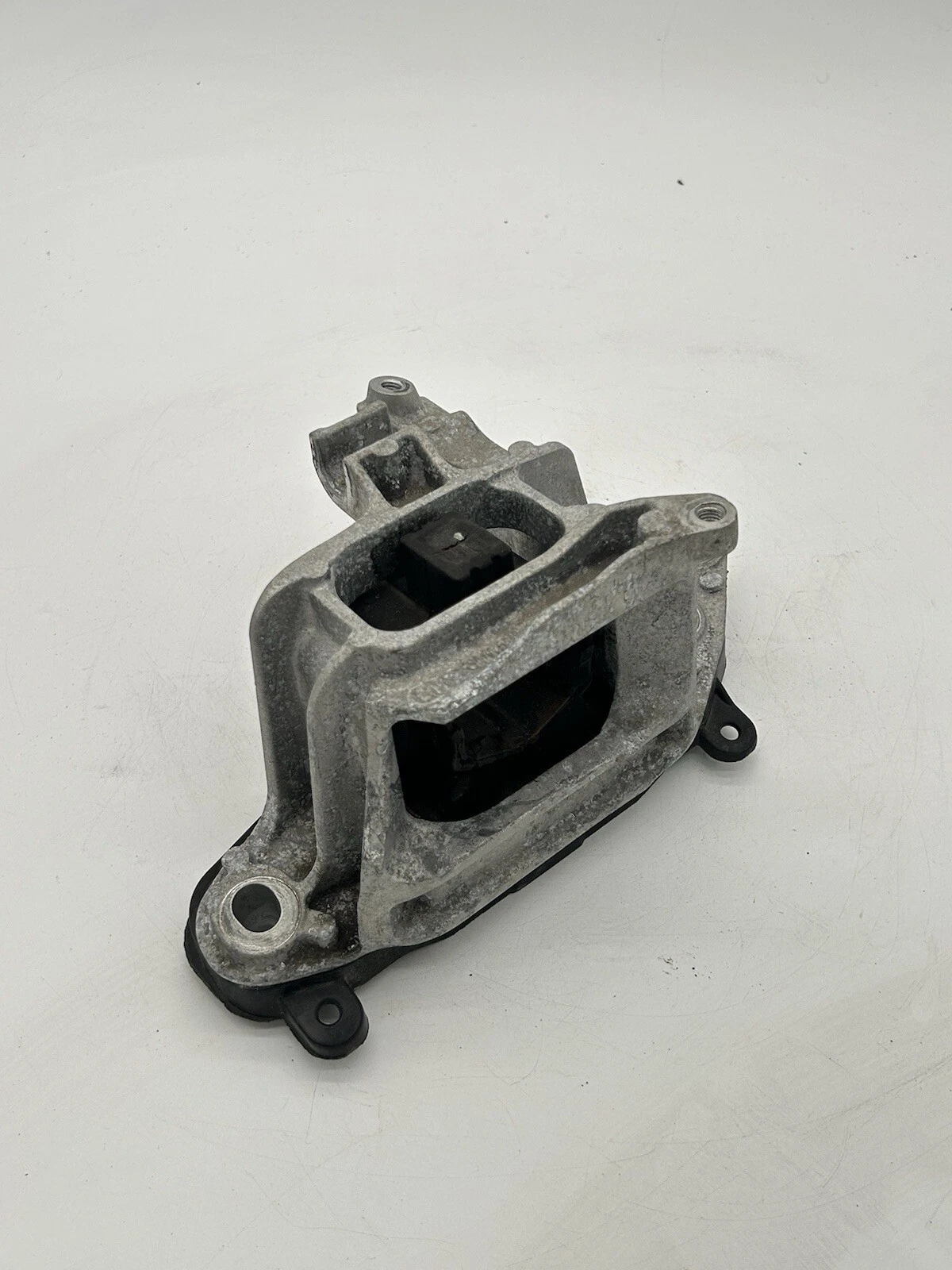 OEM GM Automatic Transmission Mount Left 39037511 Chevrolet Cruze 2016-2019 - Image 5