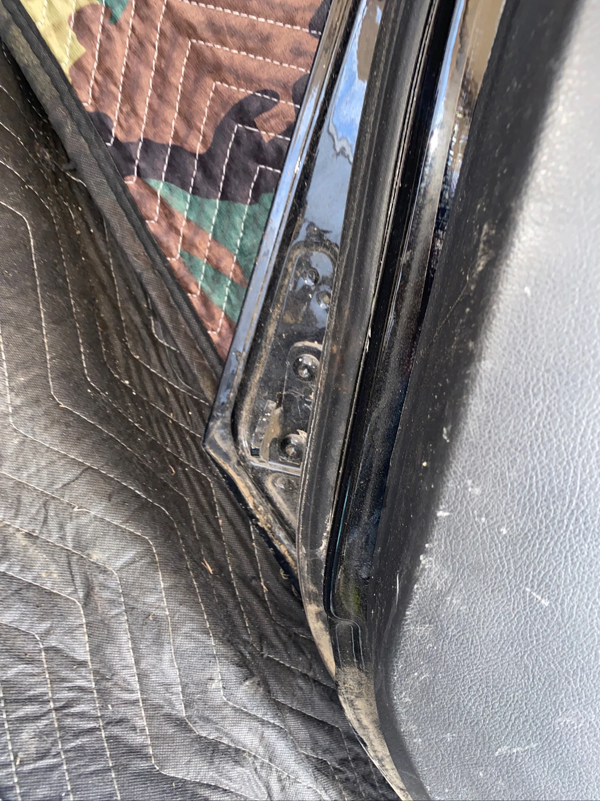 2013 - 2018 FORD FOCUS LEFT LH REAR DRIVER SIDE DOOR USED LOCAL PICK UP - Image 8