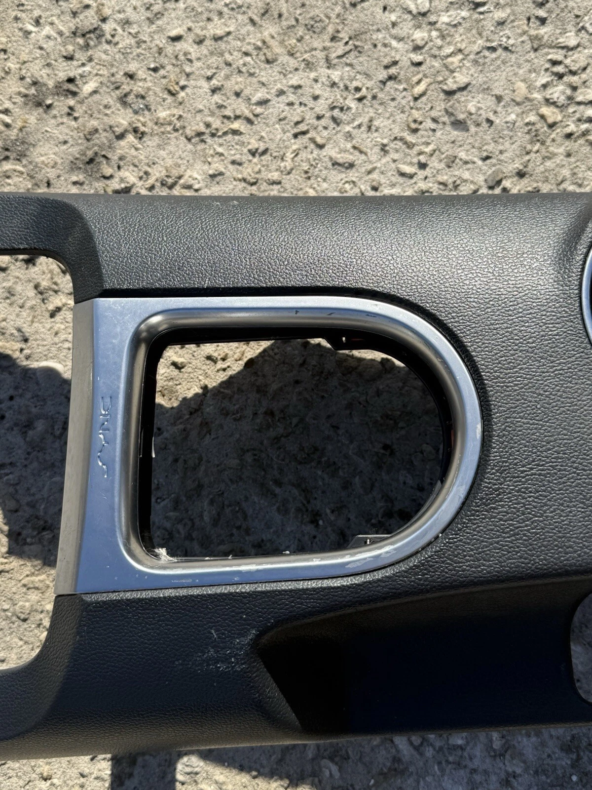 FORD MUSTANG CONSOLE TOP FINISH PANEL COVER TRIM BEZEL OEM 2015 - 2017 - Image 6