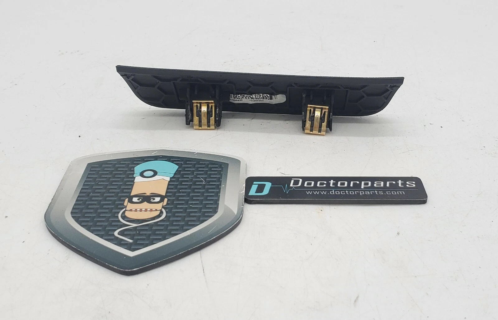 2016-2018 CHEVROLET MALIBU FRONT LEFT DRIVER SIDE DASH COVER TRIM PANEL OEM - Image 2