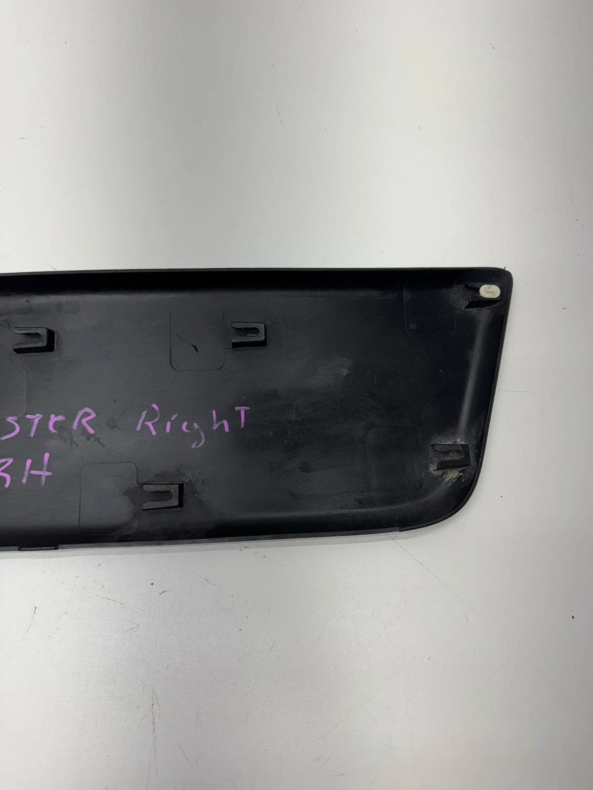 2019-2024 RAM PROMASTER 2500 3500 REAR RIGHT SIDE LOWER MOLDING OEM 1306612070 - Image 9