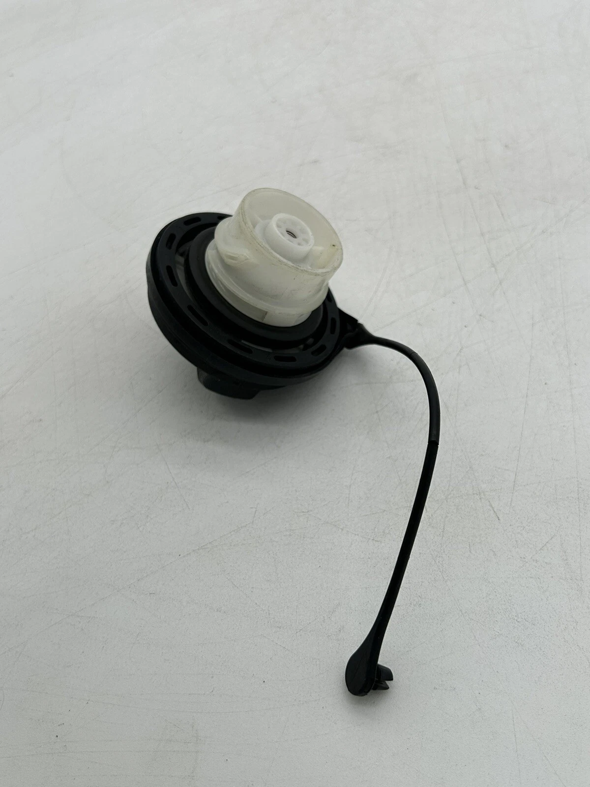 2011-14 HYUNDAI SONATA GAS FUEL TANK CAP OEM ORIGINAL CAP - Image 4