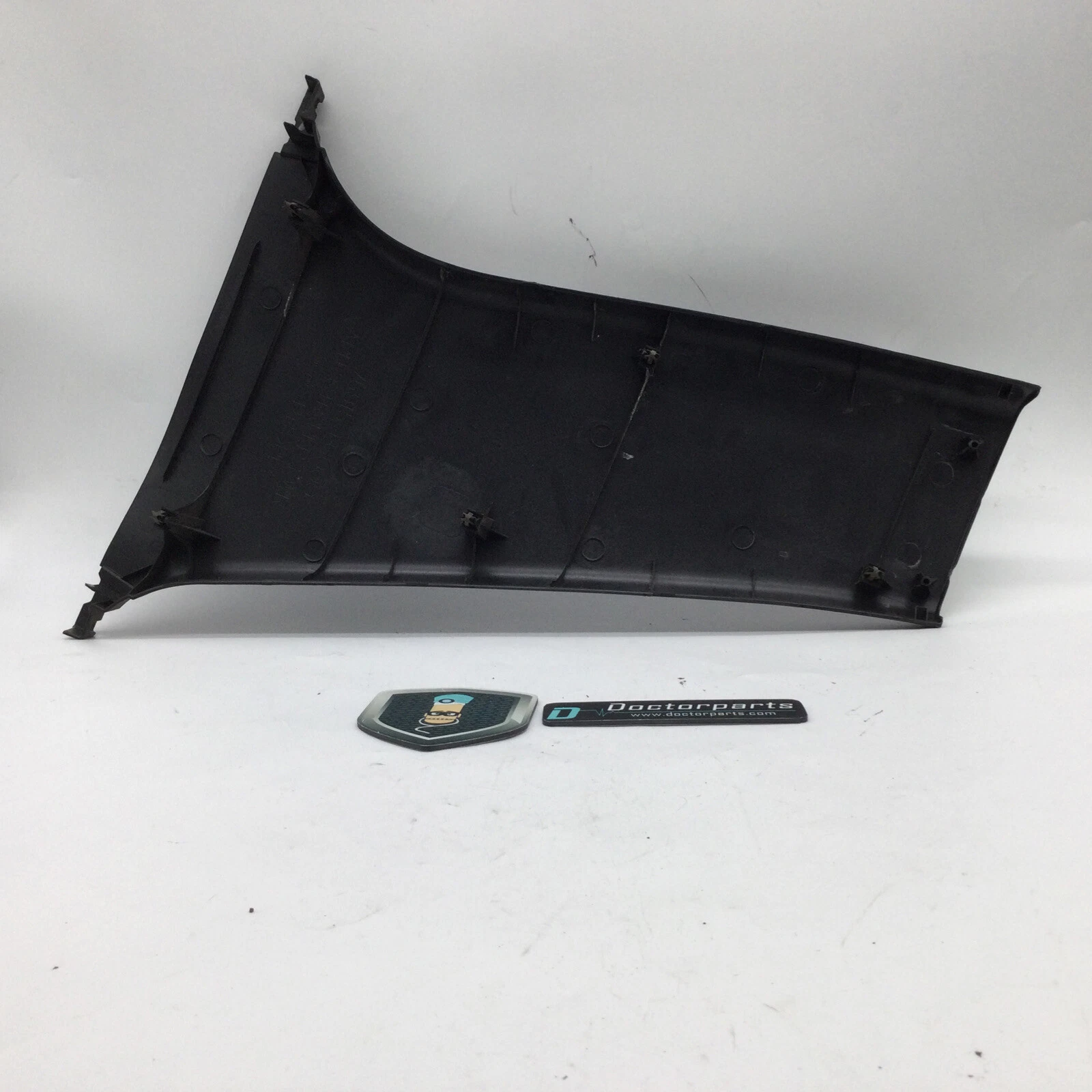 2013-2019 NISSAN VERSA LOWER CENTER PILLAR TRIM RH HAND 76915-9KA0A OEM USED - Image 4