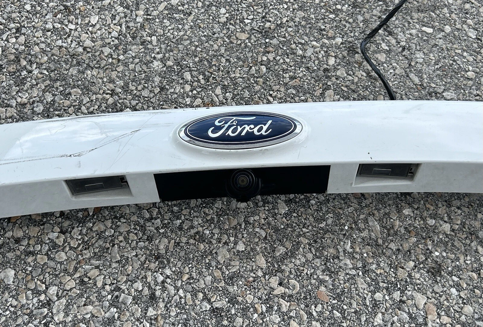 2017-2019 FORD ESCAPE REAR TAILGATE TRIM MOLDING HANDLE WITH CAMERA GENUINE OEM - Image 6