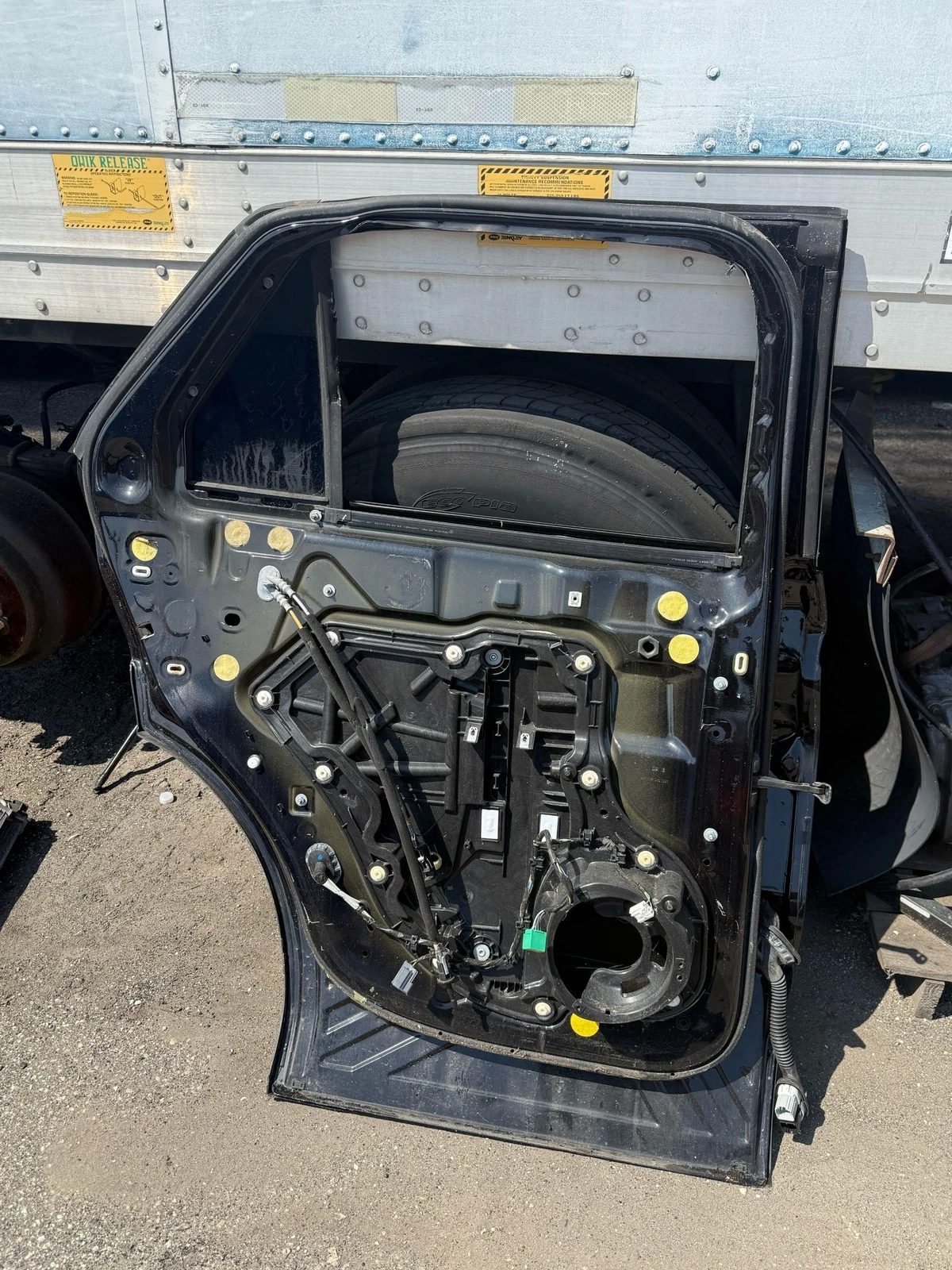 2020 - 2025 FORD EXPLORER REAR LEFT DRIVER SIDE DOOR BLACK COMPLETE - Image 8
