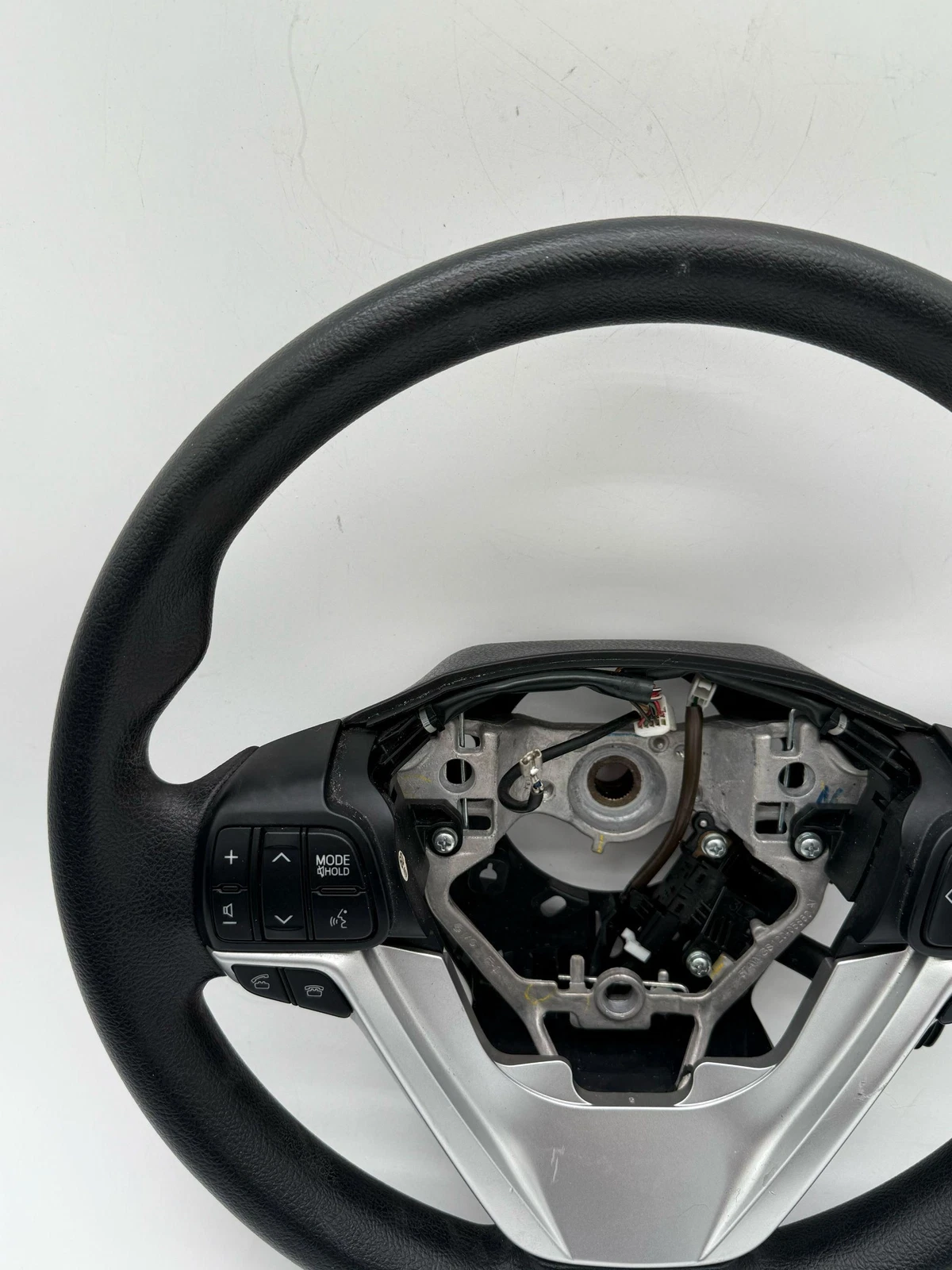 2015 - 2020 Toyota Sienna Front Steering Wheel W/ Switch Button Oem - Image 6