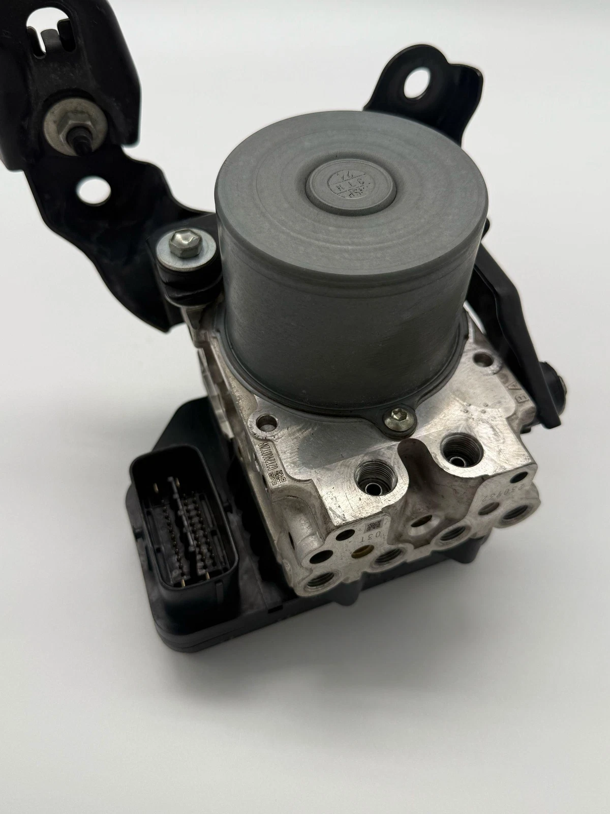 2016 - 2019 TOYOTA 4RUNNER ABS ANTI LOCK BRAKE PUMP MODULE OEM 4454035010 4X2 - Image 7