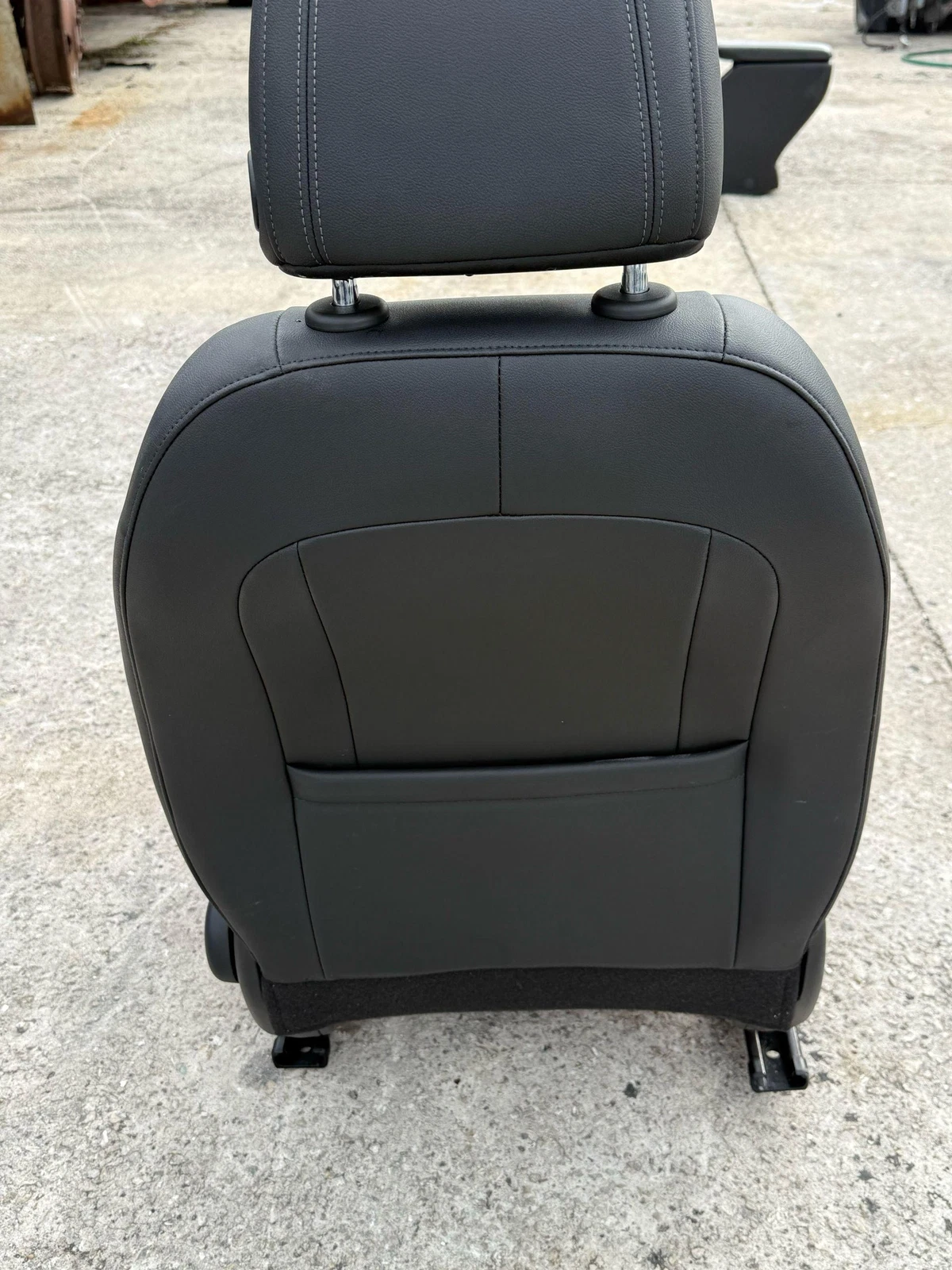 2020-2022 BUICK ENCORE GX FRONT LEFT DRIVER SIDE SEAT MANUAL CLOTH AND LEATHER - Image 4