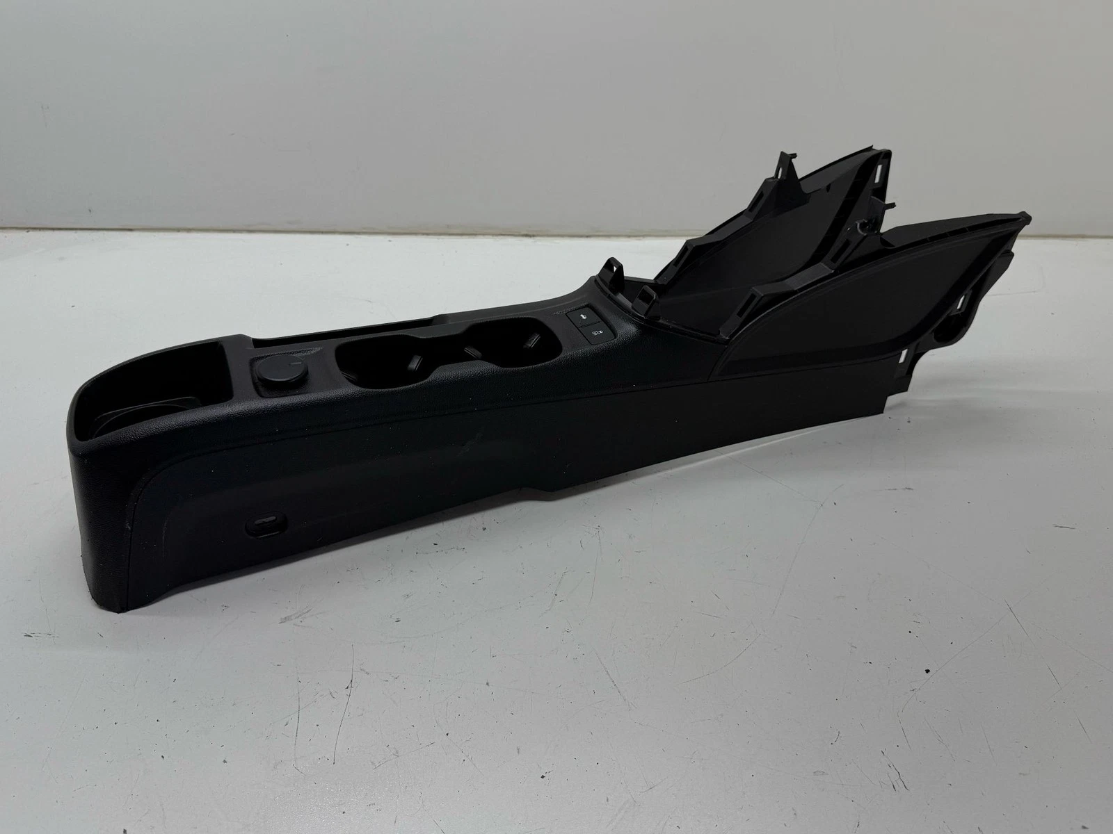 2017-2020 CHEVROLET SONIC CENTER CONSOLE BASE 42532293 SEDAN OEM - Image 9