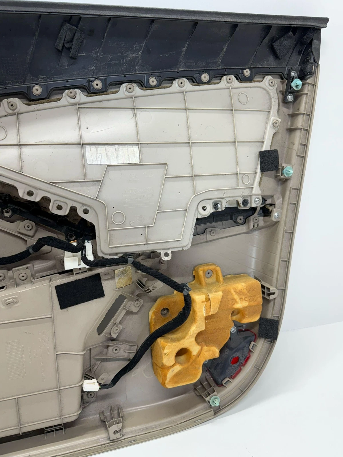 2014 - 2015 OEM KIA OPTIMA FRONT LEFT DRIVER SIDE INTERIOR DOOR TRIM PANEL - Image 9