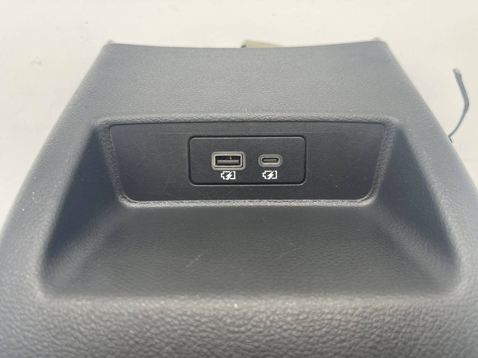 2019-2020 Nissan Altima 96932-6CA1A Console Trim Panel Charging Station OEM. - Image 6