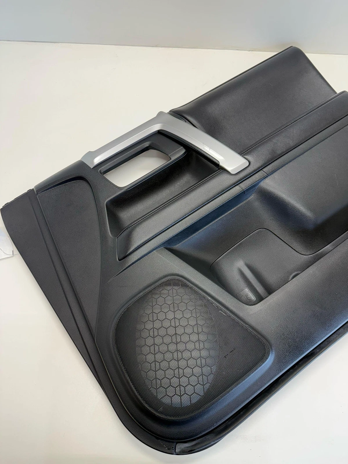 2014 - 2020 TOYOTA 4RUNNER FRONT RIGHT SIDE INTERIOR DOOR PANEL TRIM COVER OEM - Image 9