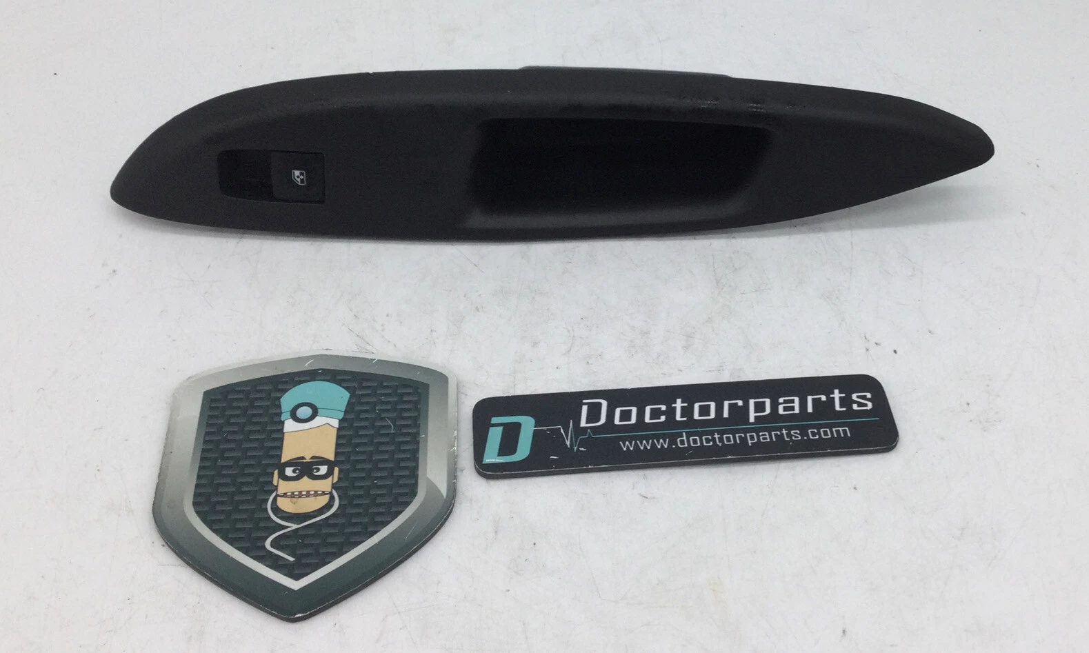2017-2020 CHEVROLET SPARK ARMREST BEZEL 95439385 OEM USED