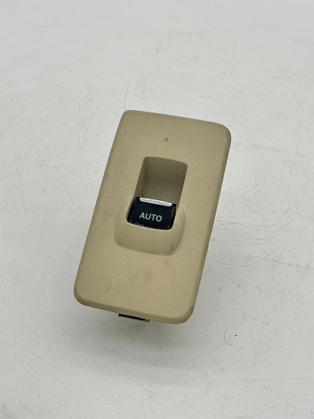 2013-2016 Ford Taurus LINCOLN MKS PASSENGER POWER WINDOW SWITCH DA5T-14529-AAW - Image 2