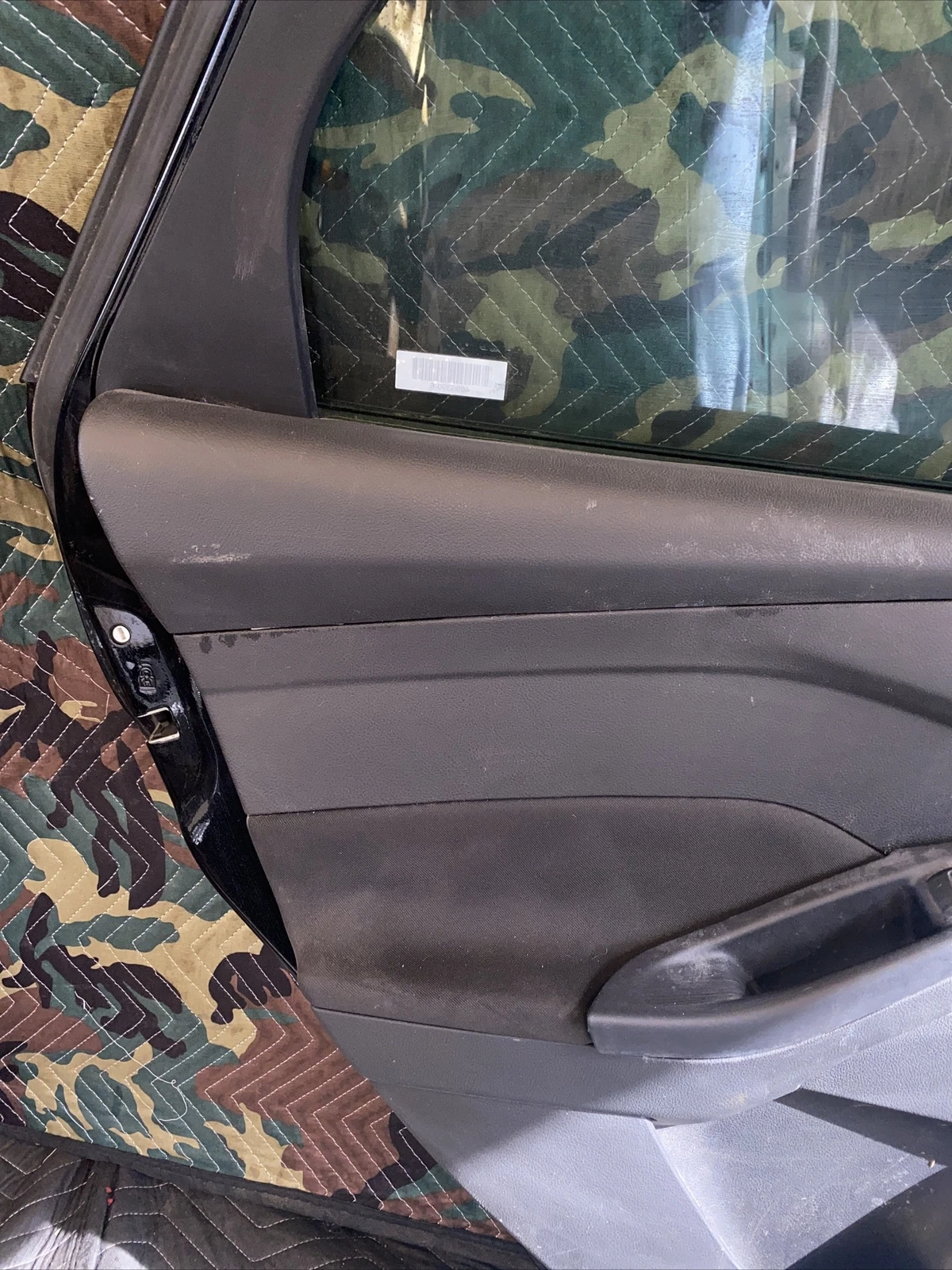 2013 - 2018 FORD FOCUS LEFT LH REAR DRIVER SIDE DOOR USED LOCAL PICK UP - Image 4