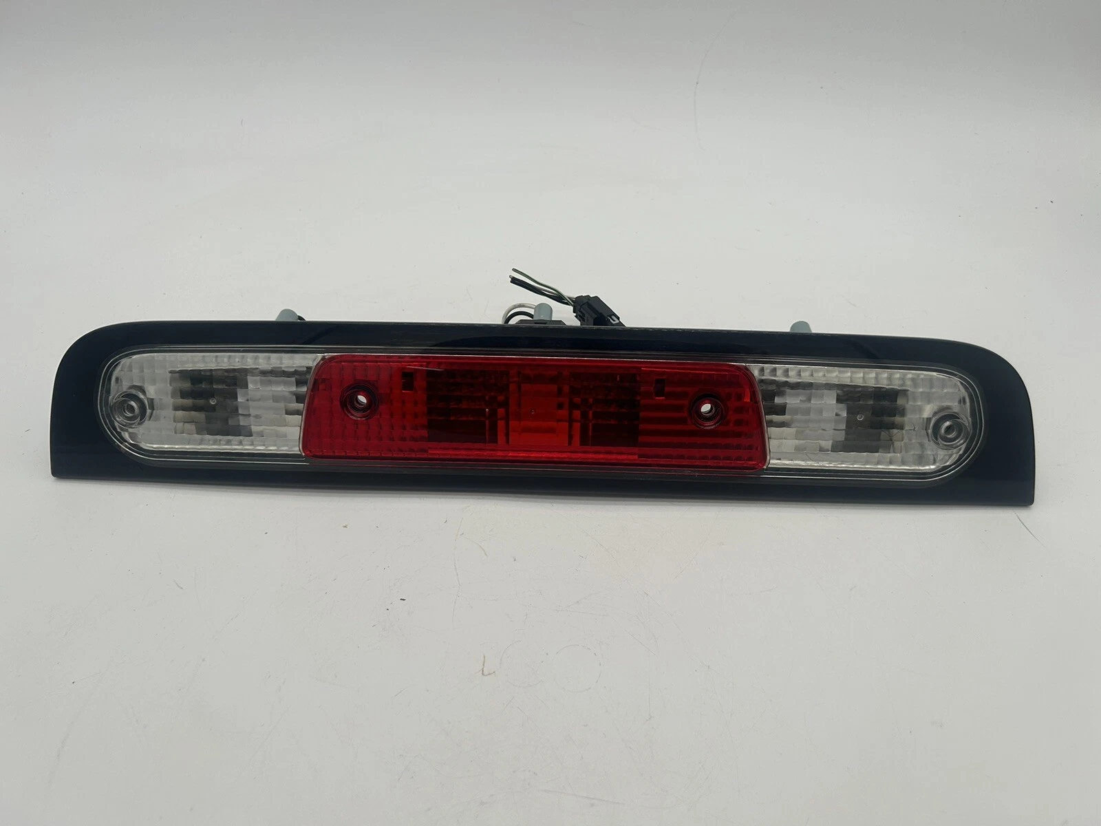 2019-2023 DODGE RAM 1500 REAR CENTER TAIL LIGHT OEM PART NUMBER P68298380AE - Image 2