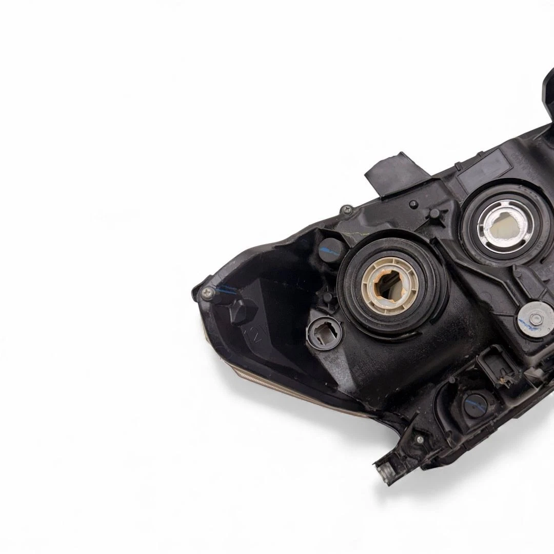 2014-2018 TOYOTA TACOMA LH LEFT SIDE HEADLIGHT USED OEM - Image 9