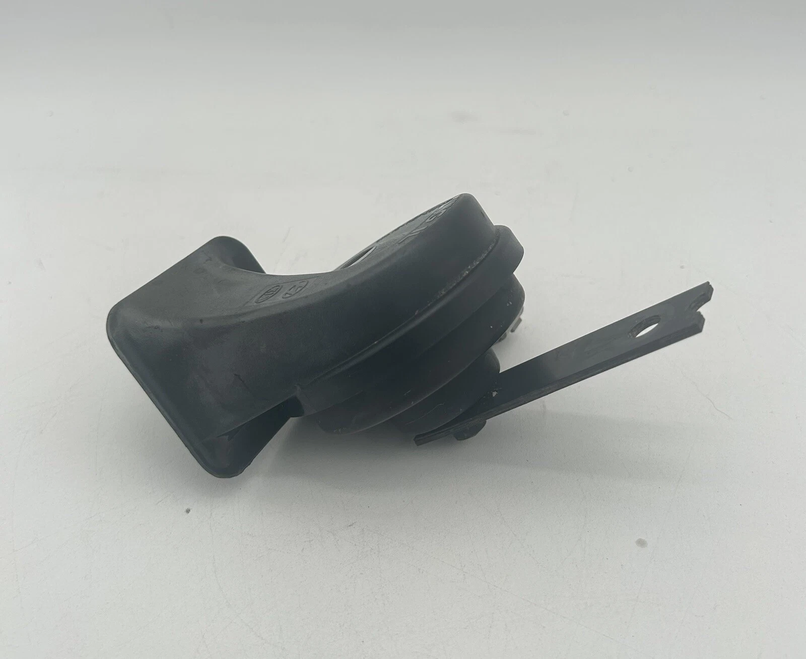 2015 KIA OPTIMA EX FRONT RIGHT LOW TONE HORN OEM+ 96610-2T100 ⭐️⭐️⭐️ - Image 4