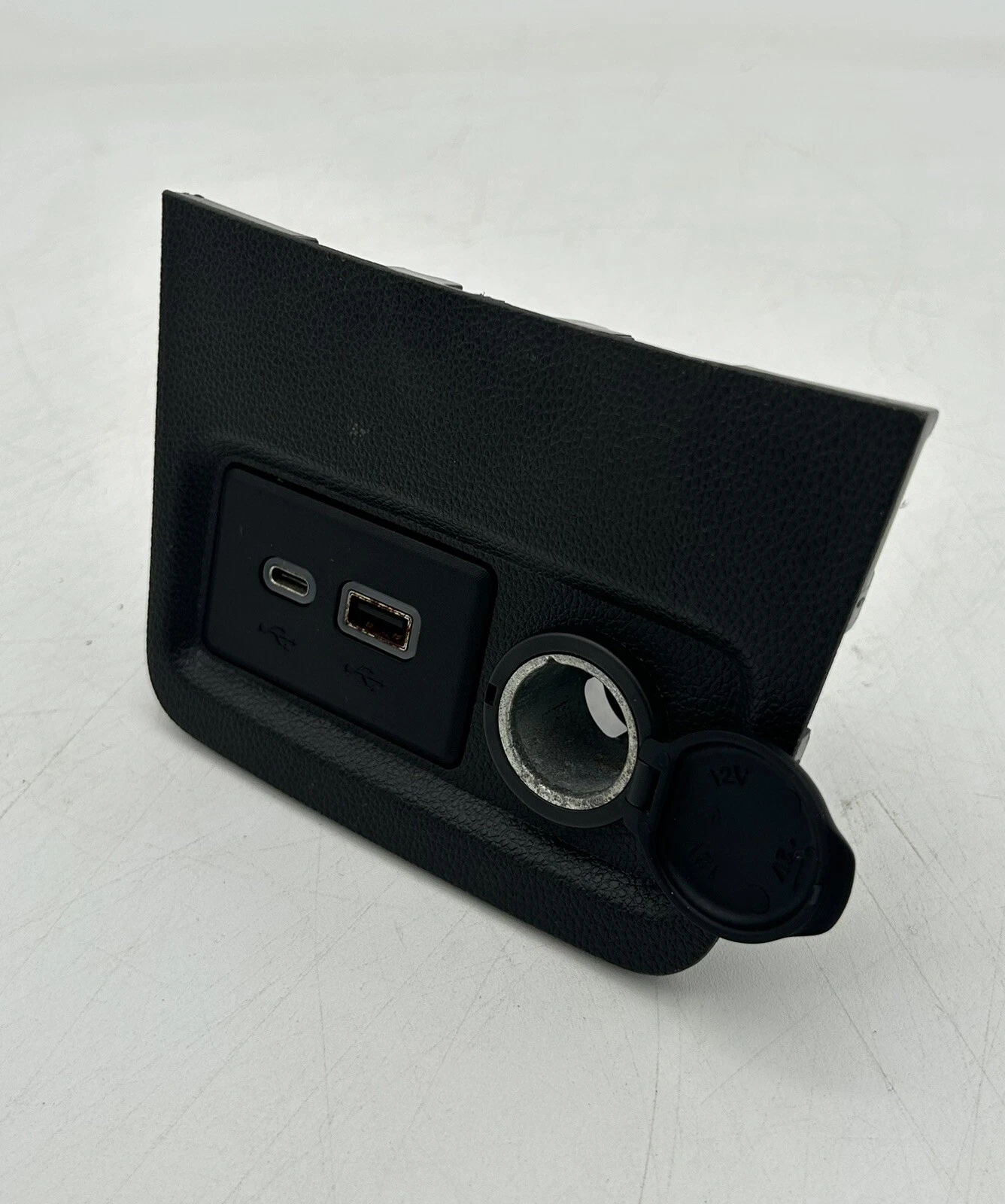 2014-2019 DODGE RAM PROMASTER 2500 GENUINE GM BLACK USB PORT 13529873 OEM ⭐️⭐️⭐️ - Image 5