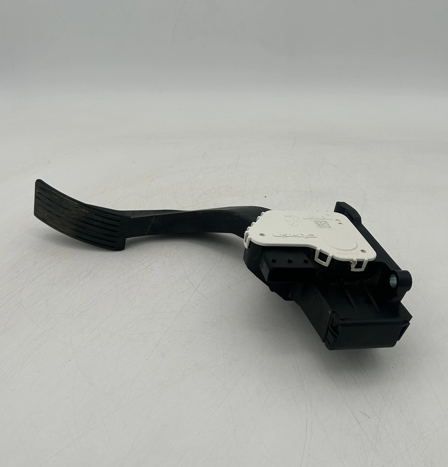2014-2021 DODGE PROMASTER 2500 3.6L V6 FLOOR ACCELERATOR THROTTLE GAS PEDAL OEM - Image 9