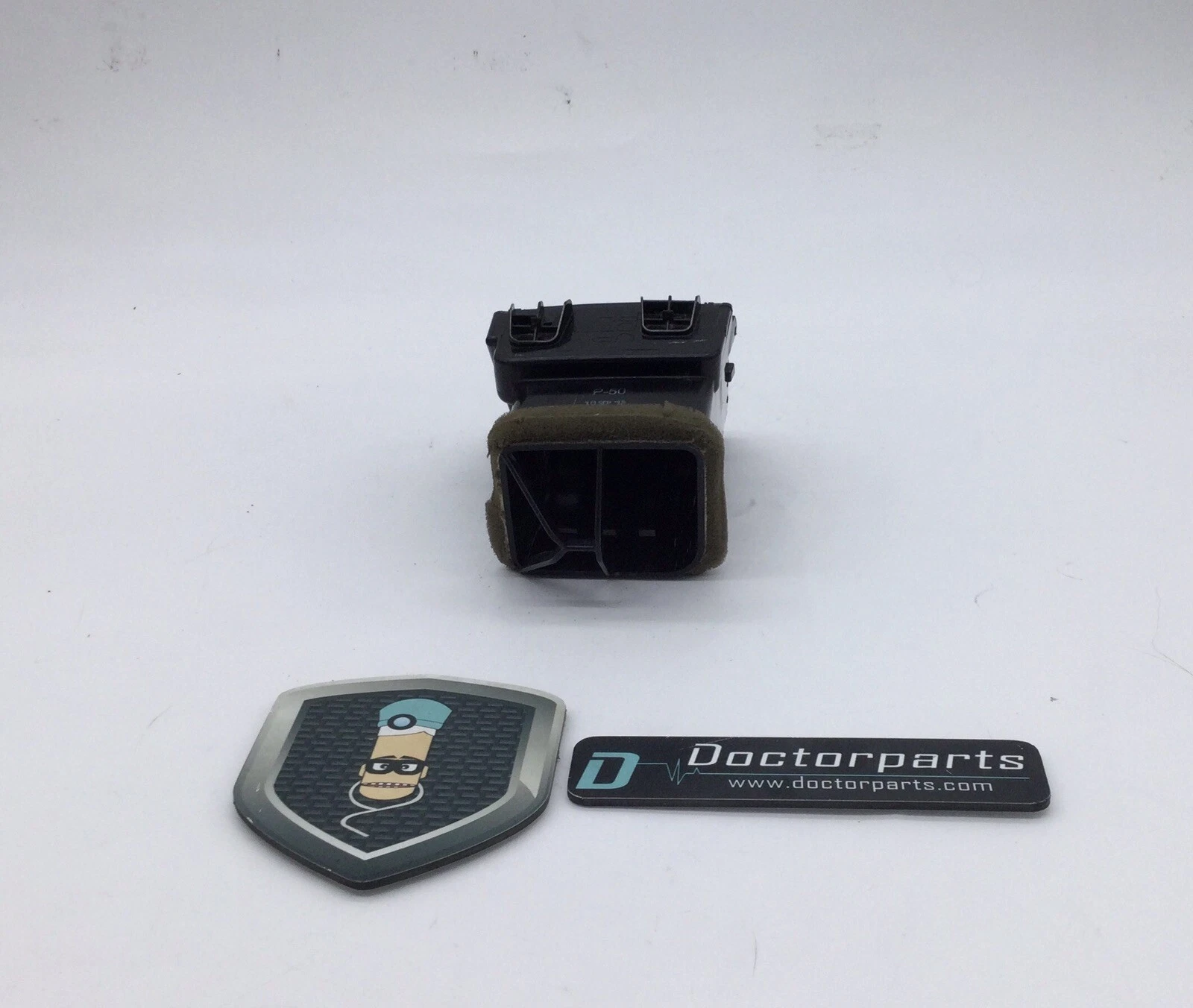 OEM 2007 - 2012 NISSAN VERSA LEFT DRIVER SIDE DASH AC VENT GRILL E678-5162Q100 - Image 2