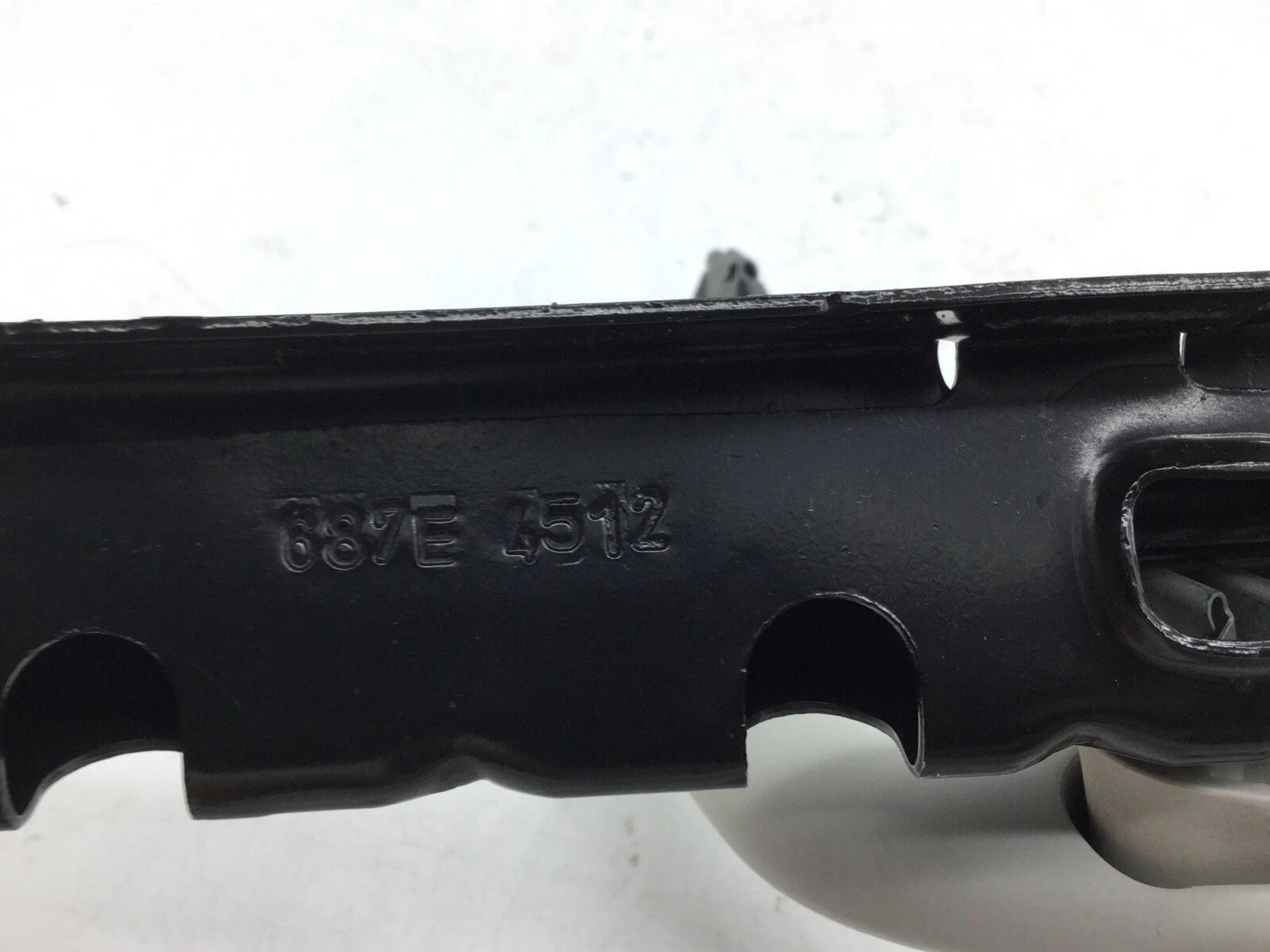2011-2018 VOLKSWAGEN JETTA BRACKET FOR GRAH HADLE REAR PASSENGER OEM 5C6858687E - Image 7