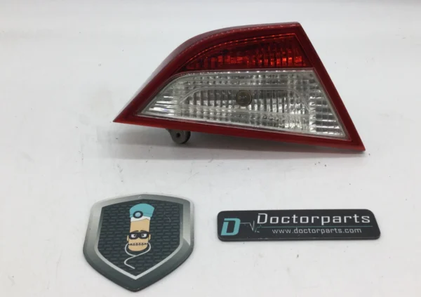 2011-2014 HYUNDAI ELANTRA DRIVER SIDE REAR TAILLIGHT 92403-3Q USED OEM