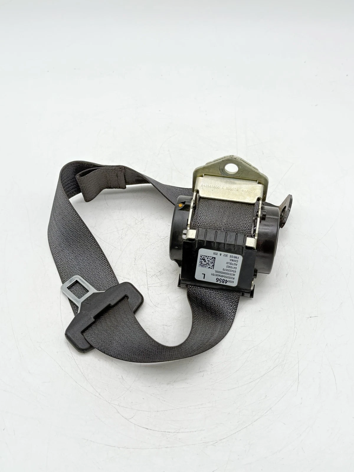 2020 - 2023 BUICK ENCORE GX REAR LEFT SEAT BELT SEATBELT RETRACTOR OEM LH - Image 2
