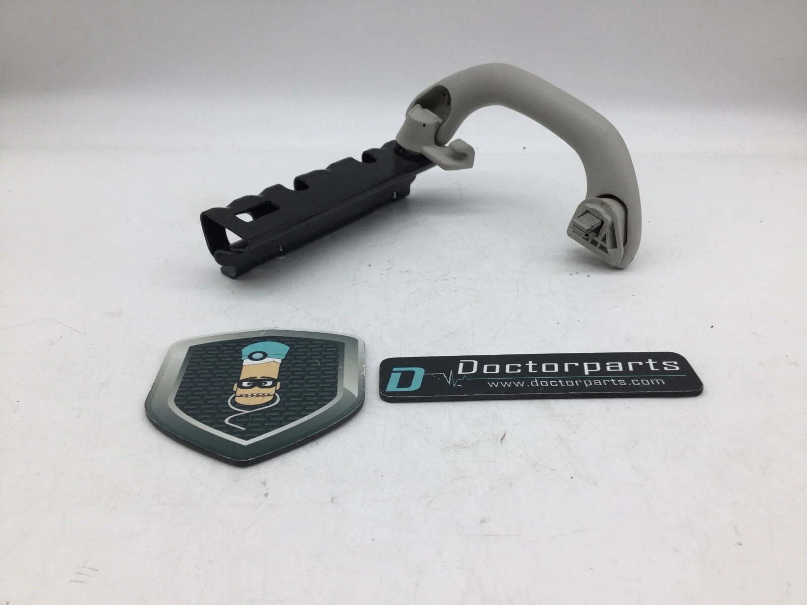 2011-2018 VOLKSWAGEN JETTA BRACKET FOR GRAH HADLE REAR PASSENGER OEM 5C6858687E - Image 5