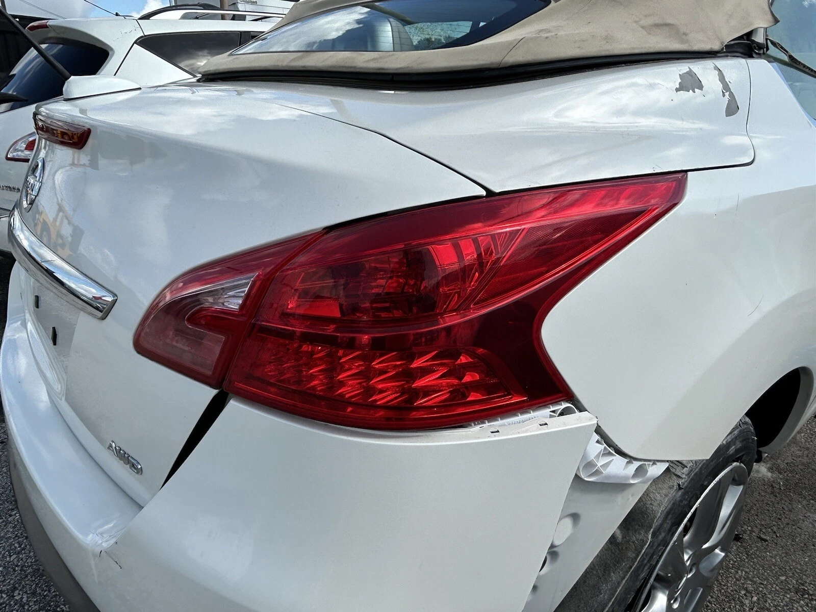 2014 Nissan Murano Crosscabriolet Front Left Driver Door Shell White - Image 8