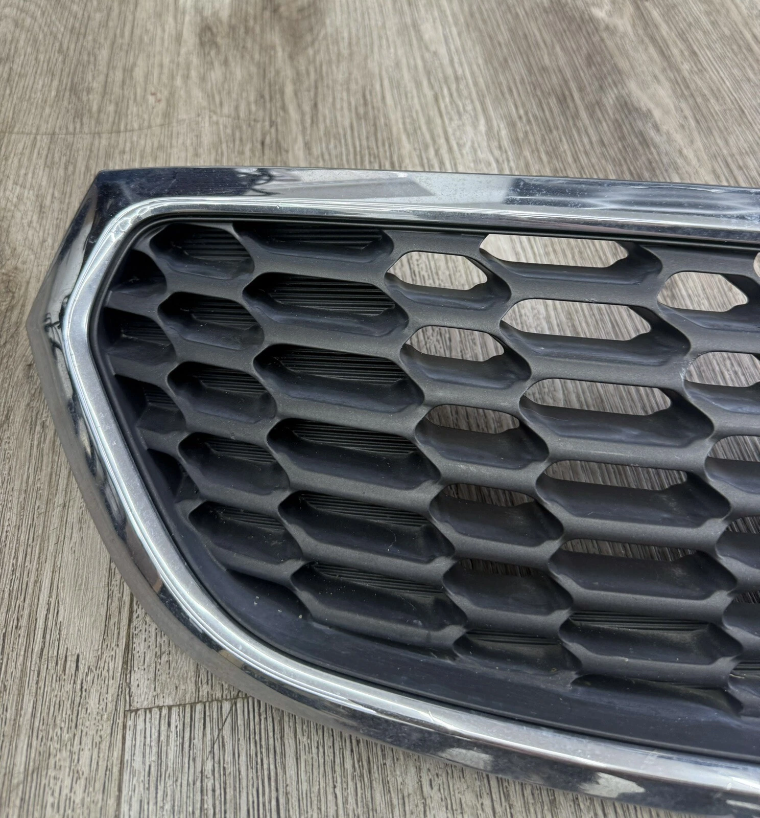 2014-2016 KIA Forte Radiator Front Grille Assembly (86351-A7500) OEM - Image 6