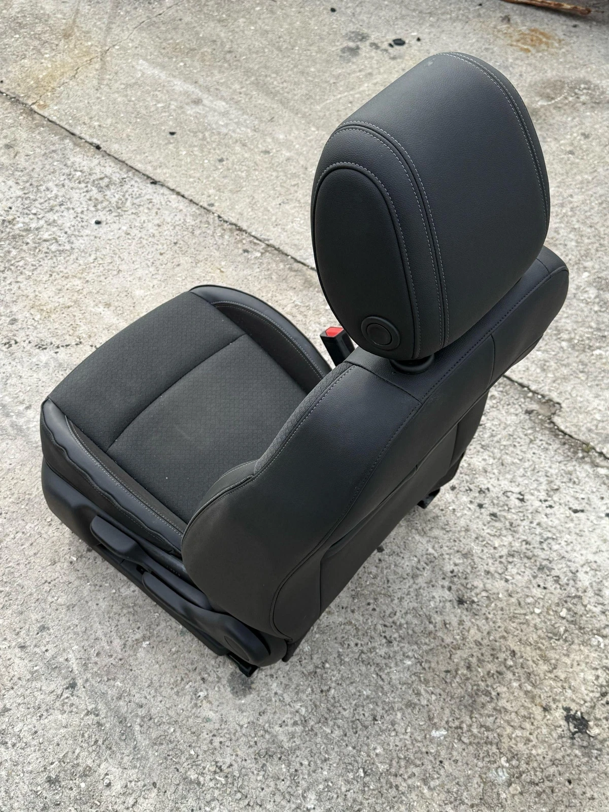 2020-2022 BUICK ENCORE GX FRONT LEFT DRIVER SIDE SEAT MANUAL CLOTH AND LEATHER - Image 6