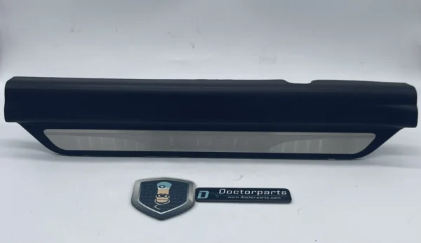 2011-2014 HYUNDAI SONATA FRONT LEFT DOOR SILL SCUFF PLATE TRIM BLACK OEM