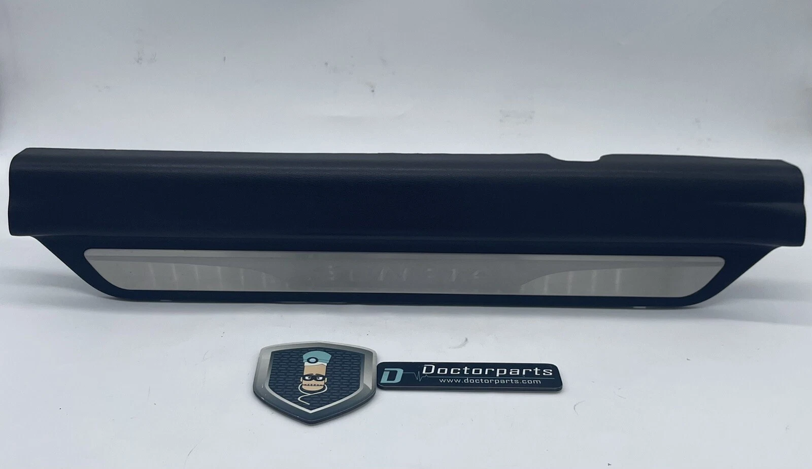 2011-2014 HYUNDAI SONATA FRONT LEFT DOOR SILL SCUFF PLATE TRIM BLACK OEM