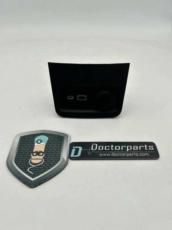 2014-2019 DODGE RAM PROMASTER 2500 GENUINE GM BLACK USB PORT 13529873 OEM ⭐️⭐️⭐️