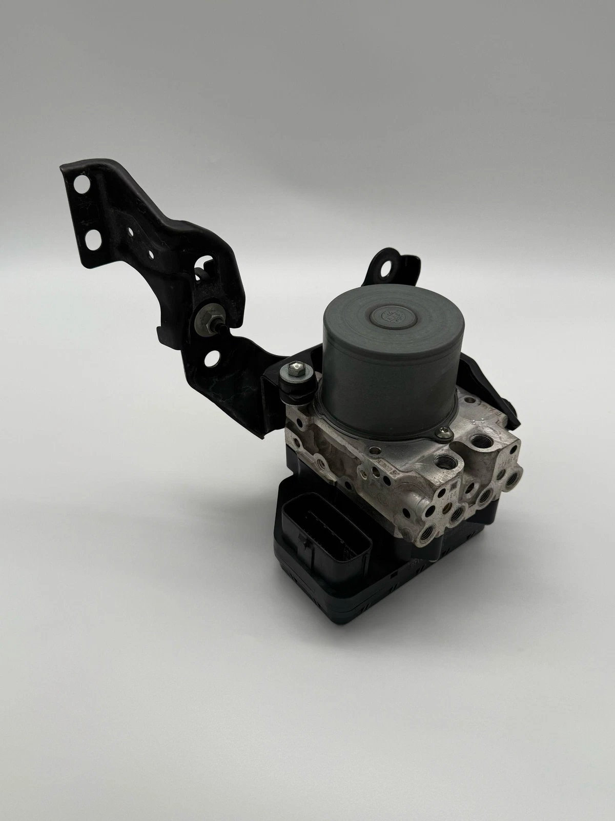 2016 - 2019 TOYOTA 4RUNNER ABS ANTI LOCK BRAKE PUMP MODULE OEM 4454035010 4X2 - Image 11