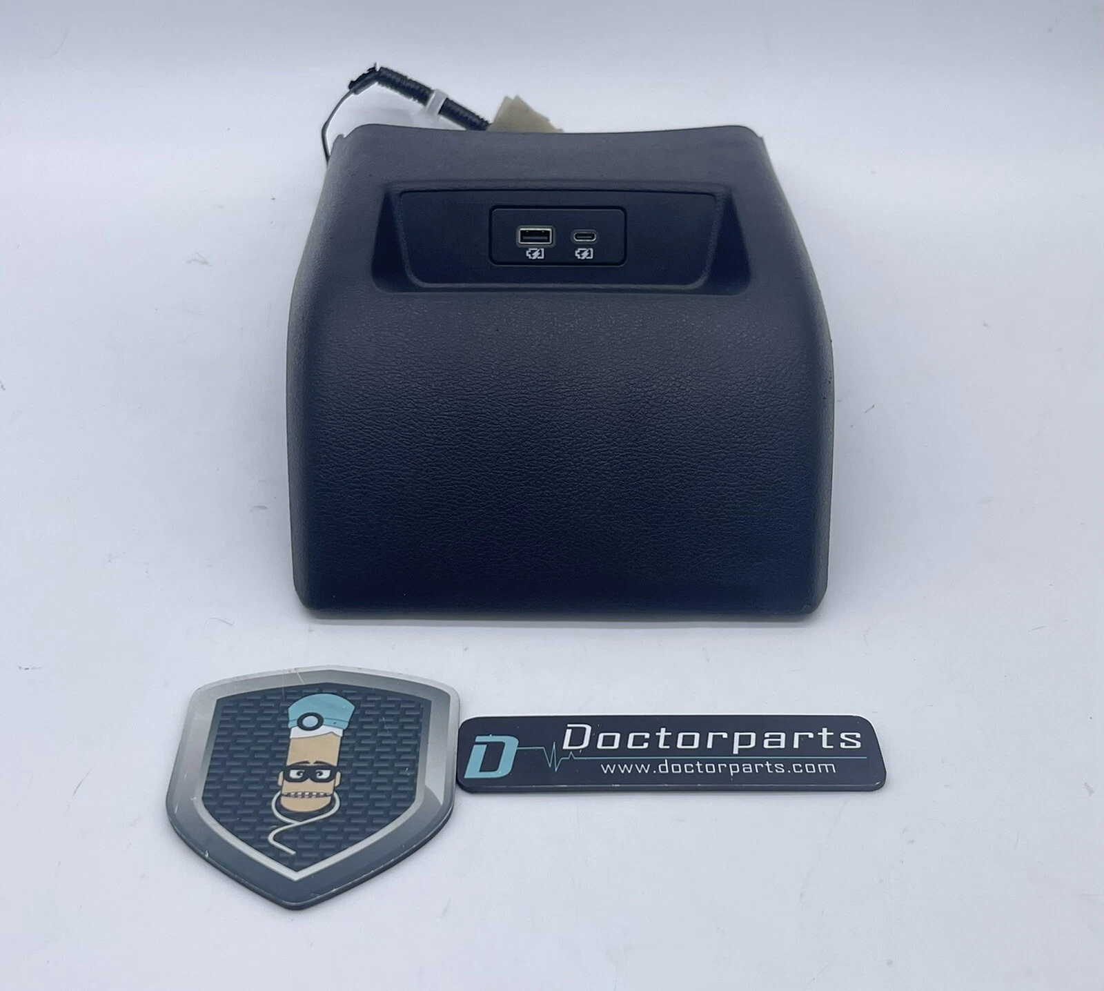 2019-2020 Nissan Altima 96932-6CA1A Console Trim Panel Charging Station OEM.