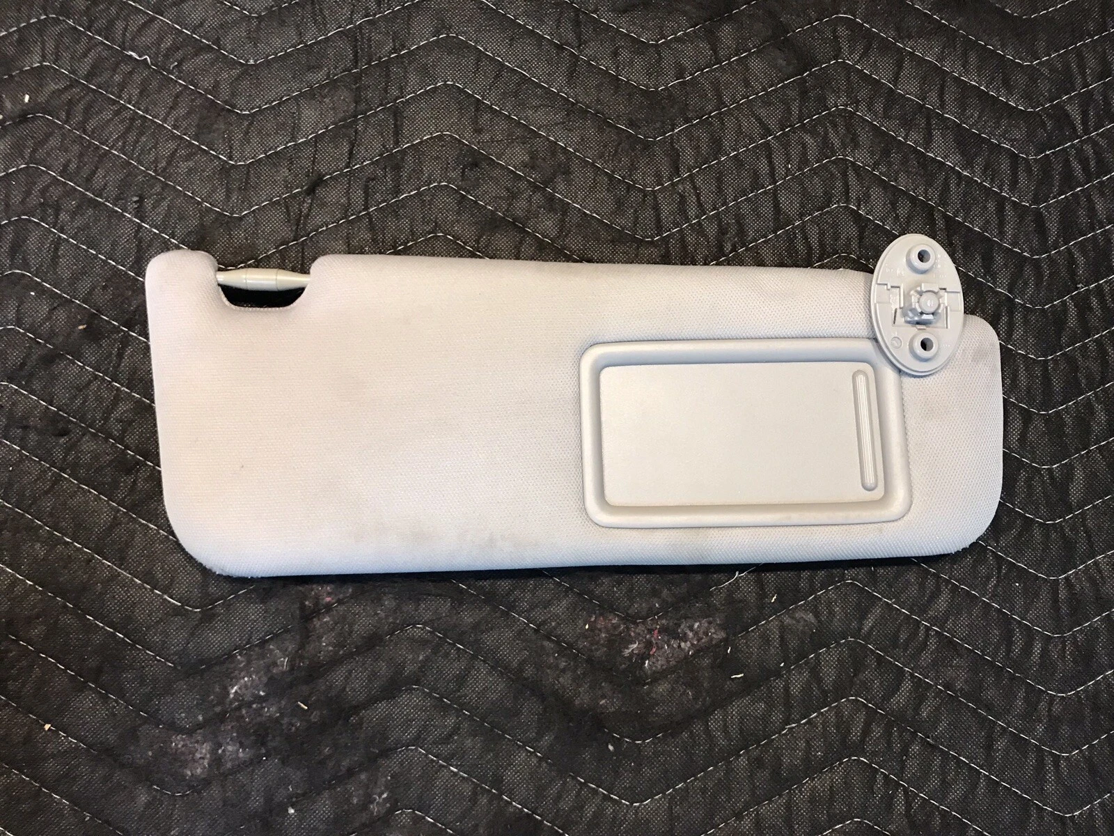 Toyota Camry 2007-2011 Passenger Side Sun Visor With Vanity Lamp Gray - Image 2