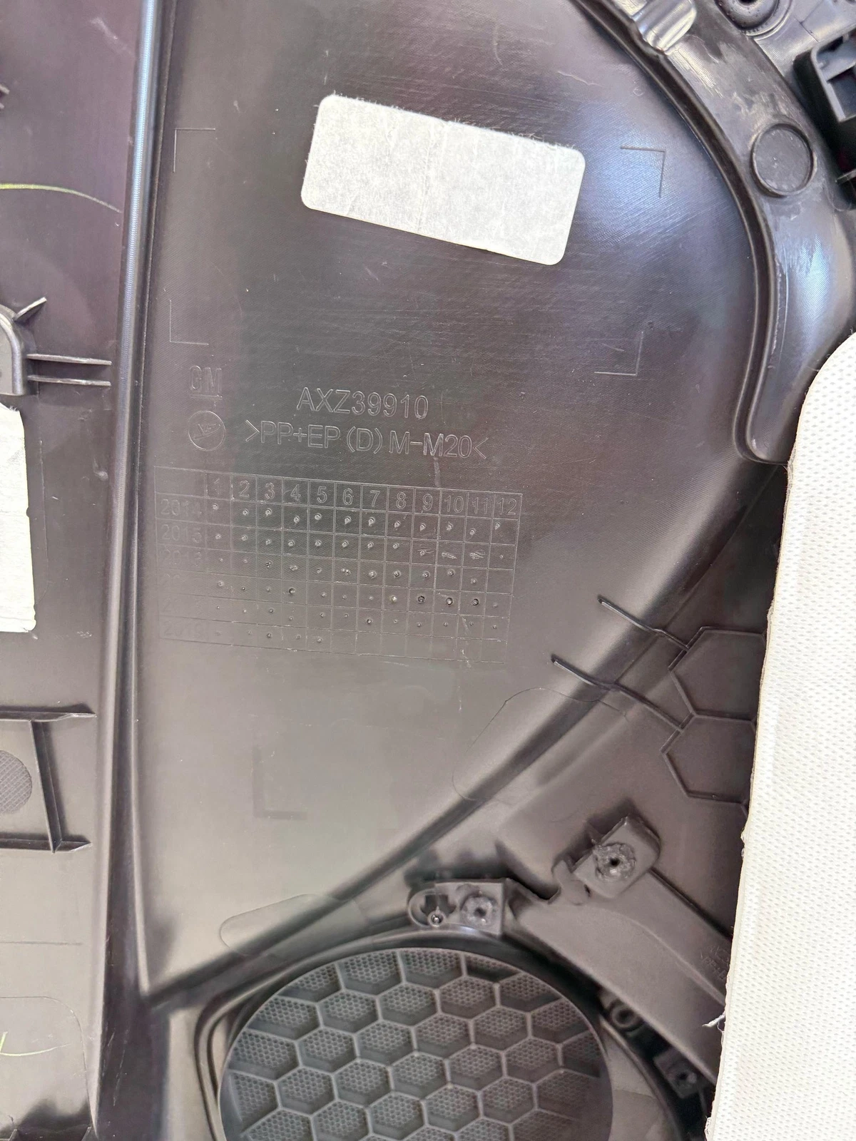 2016-2018 Chevrolet Malibu Driver Side Front Door Panel OEM - Image 10