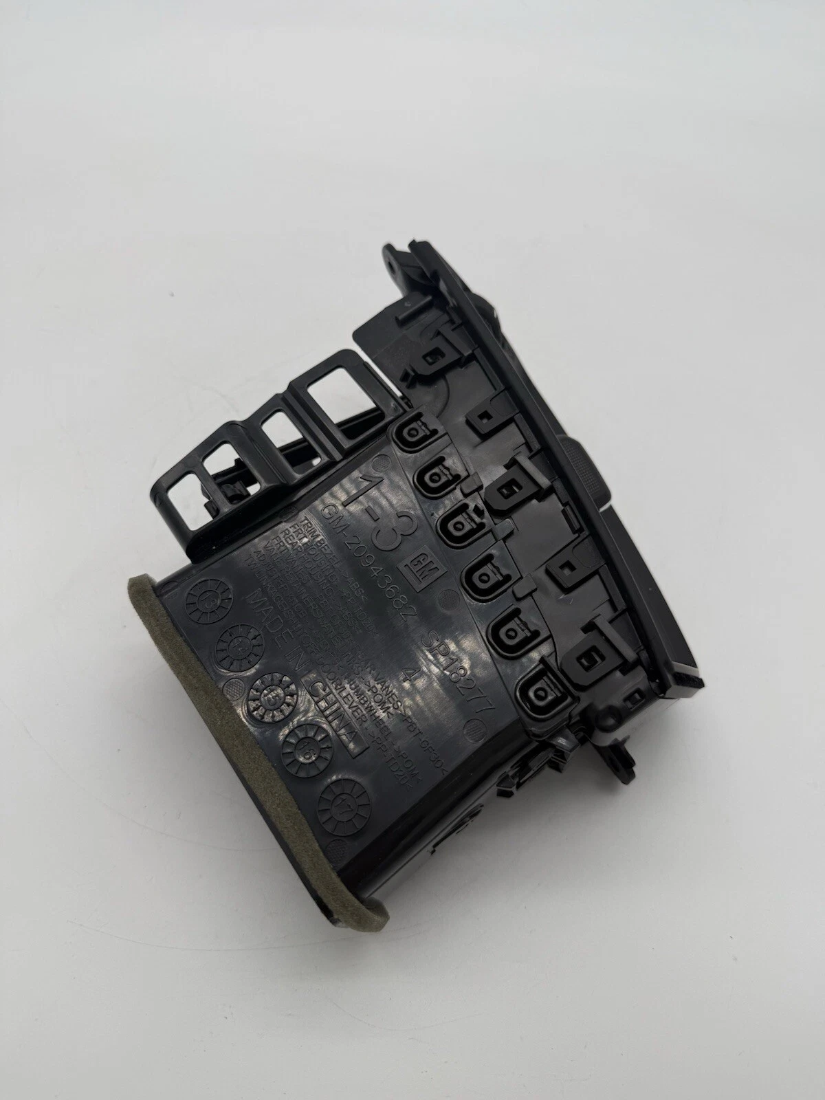 2014-2018 CHEVROLET SILVERADO GMC SIERRA RIGHT DASH AIR VENT 20943682 OEM - Image 5